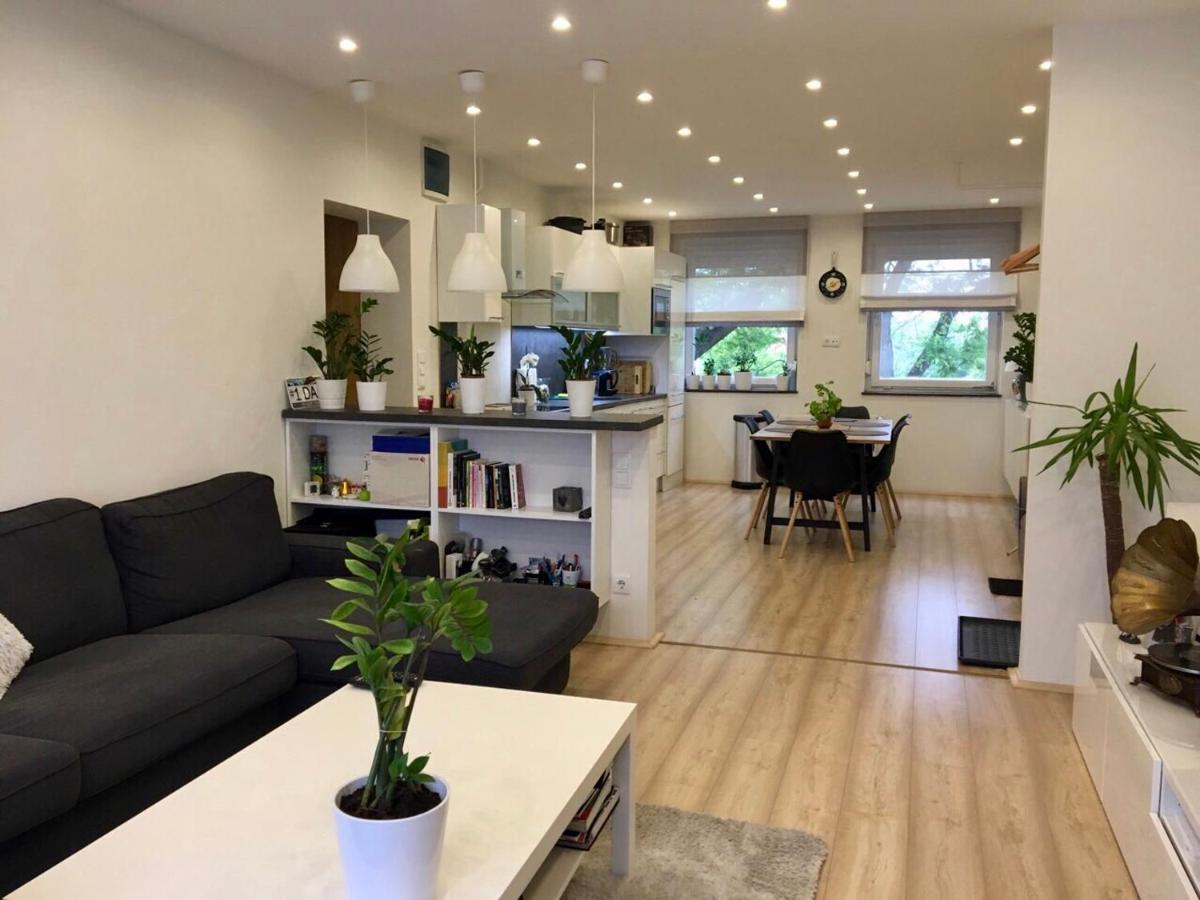 Szentalom Apartman Debrecen Buitenkant foto